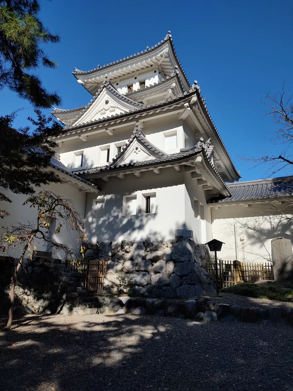 大垣城の内側から